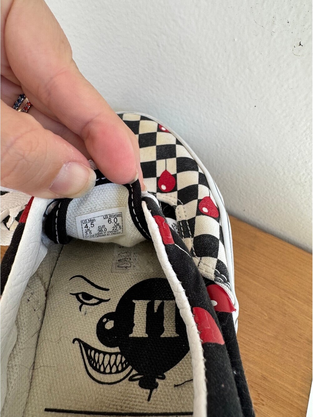 Vans "IT" Pennywise You'll Float Too Sneaker Collab Womens 6 Mens 4.5 - Picture 8 of 9